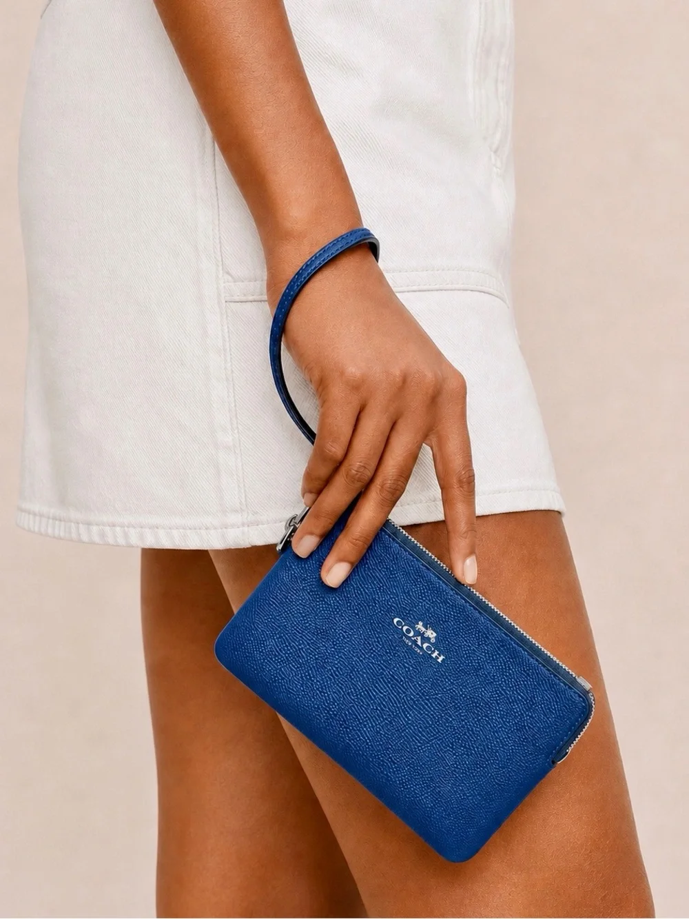 COACH Corner Zip Wristlet in True Blue, LIKE NEW MSRP $75